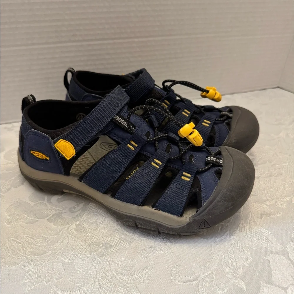 Keen Newport H2 Kids Size 4 Blue Waterproof Sandal Hiking Shoe Coastal‎ Washable